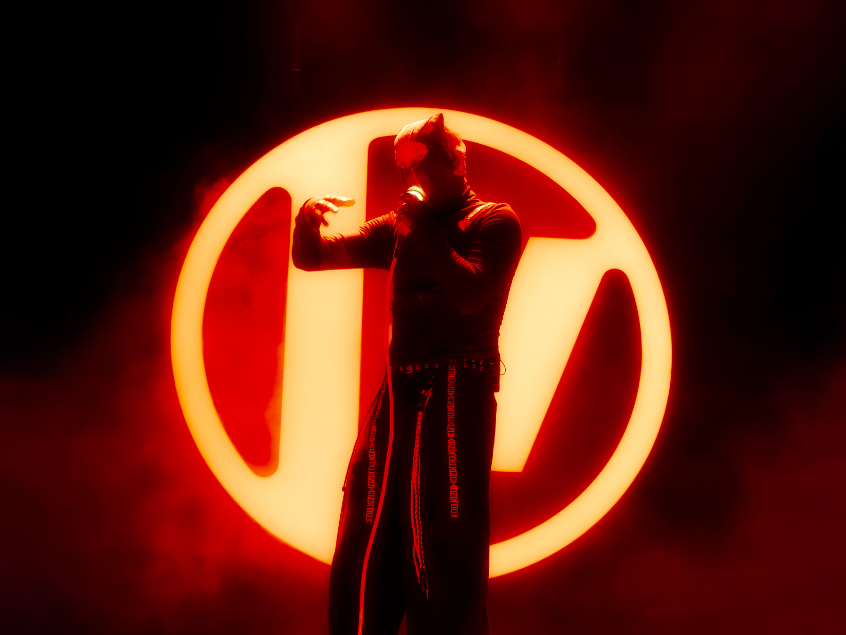 Sept21 - Twenty One Pilots - Budweiser Stage 16-LQ copy