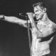 Yungblud 14. 3x2-LQ