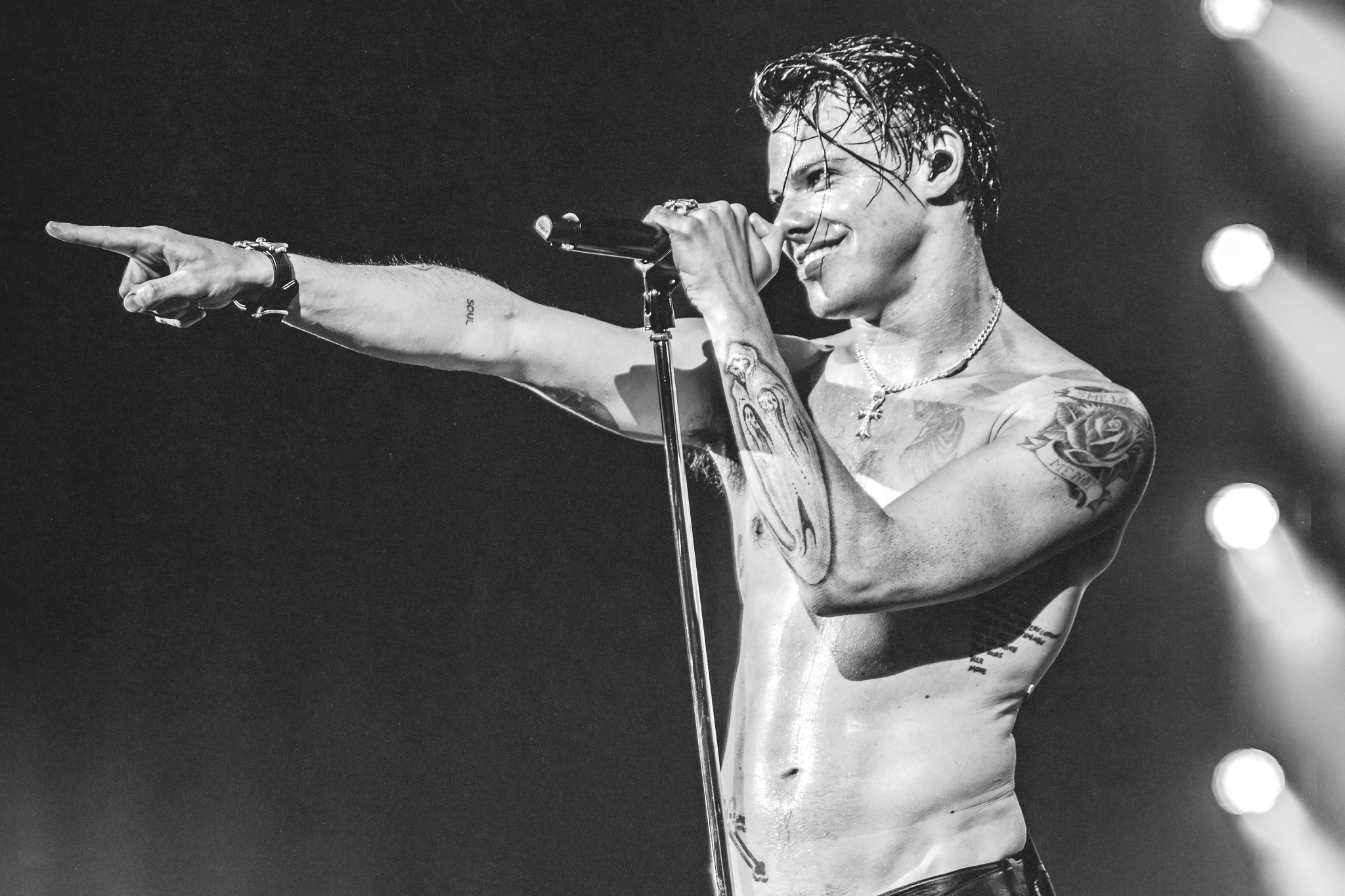 Yungblud 14. 3x2-LQ